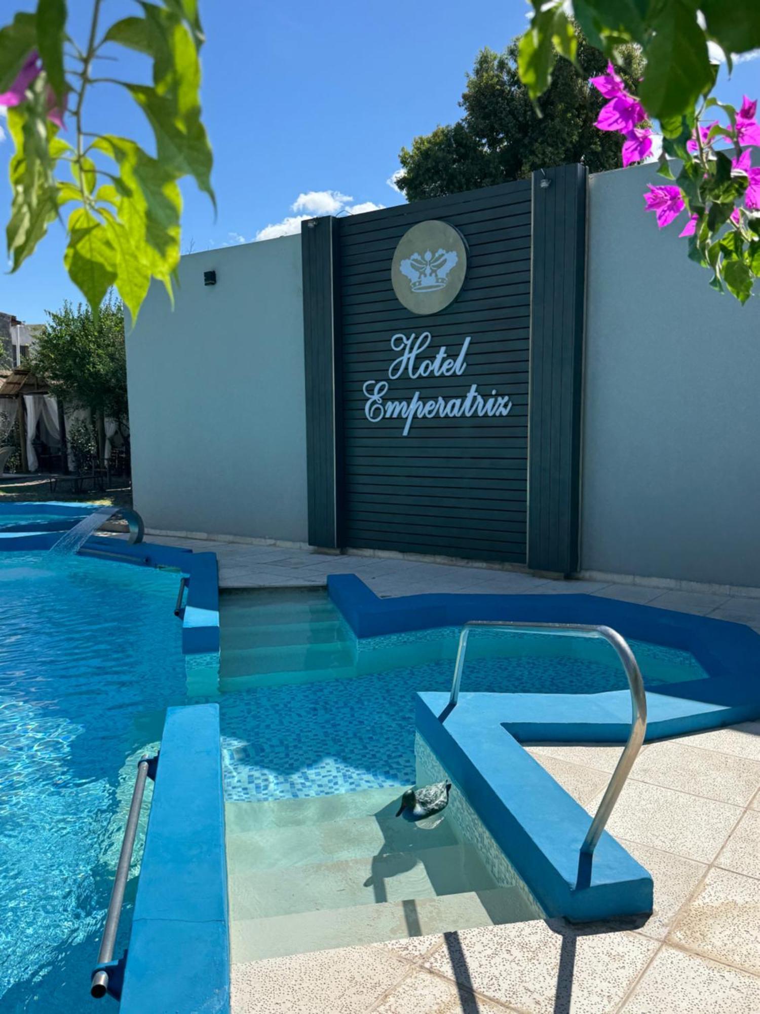 Hotel Termal Emperatriz Termas De Rio Hondo Bagian luar foto